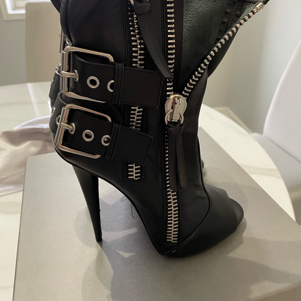 Giuseppe Zanotti Double-Buckle Biker Peep-Toe Bootie, Black - Picture 4 of 6